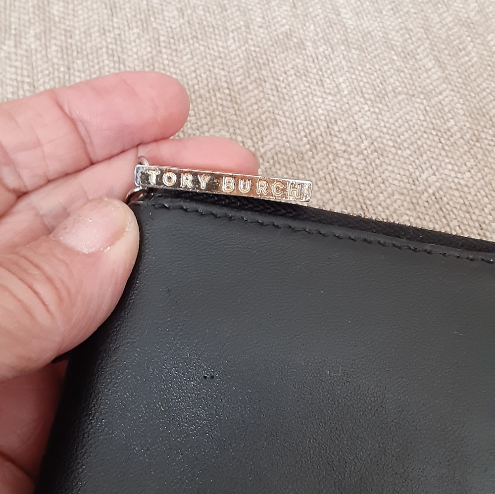 Tory Burch Black Wallet with Gold Logo - Picture 10 of 12
